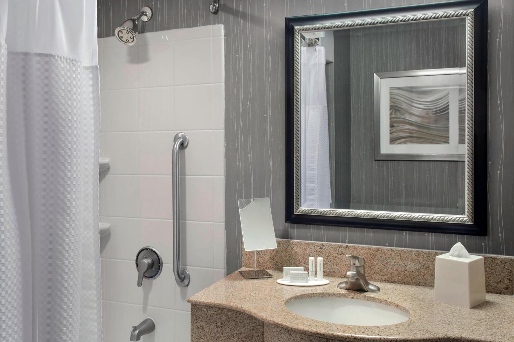 Courtyard By Marriott Paramus Exterior photo