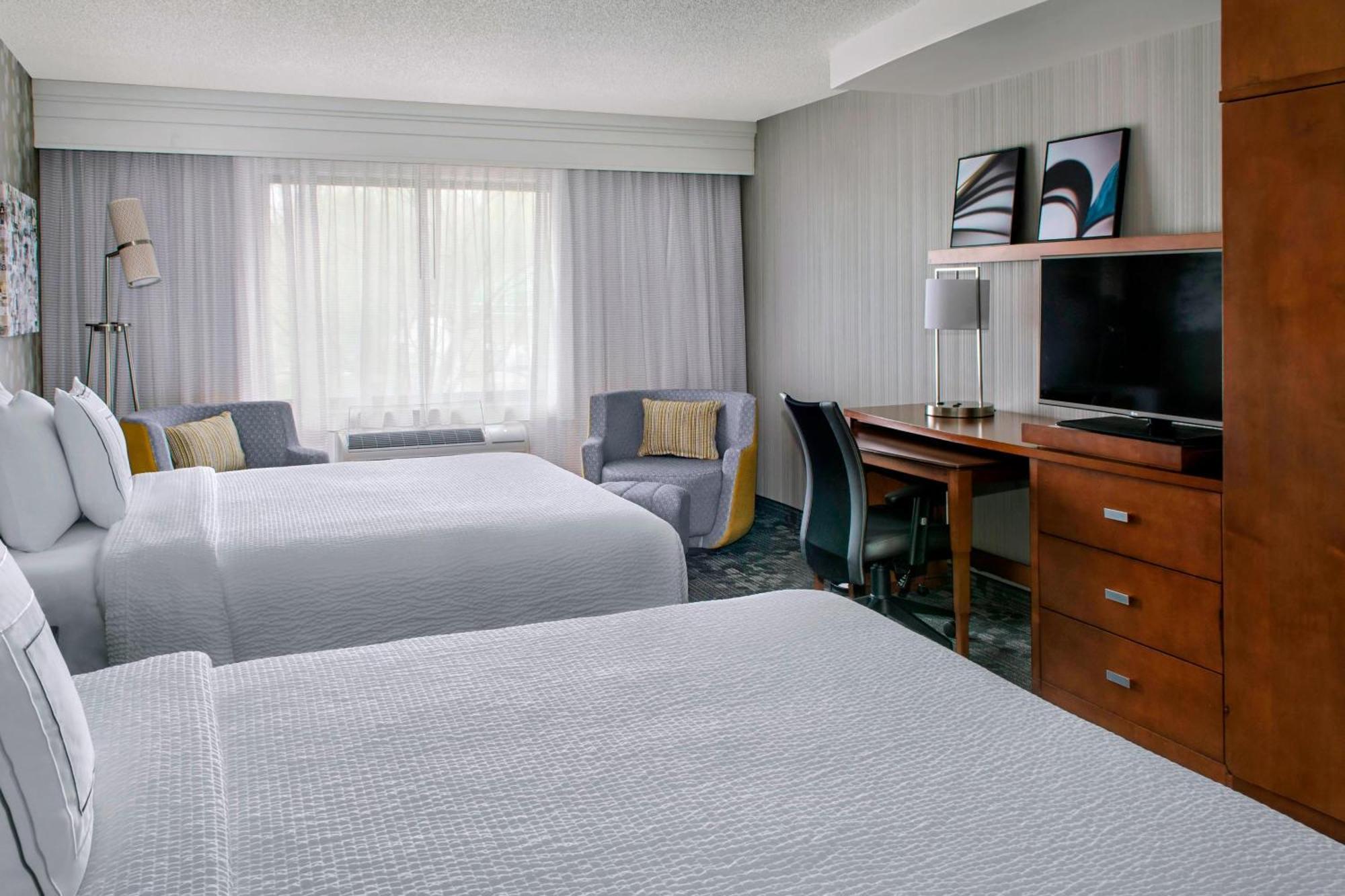 Courtyard By Marriott Paramus Exterior photo