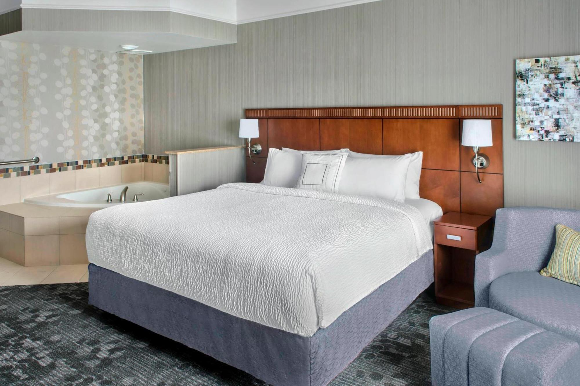 Courtyard By Marriott Paramus Exterior photo